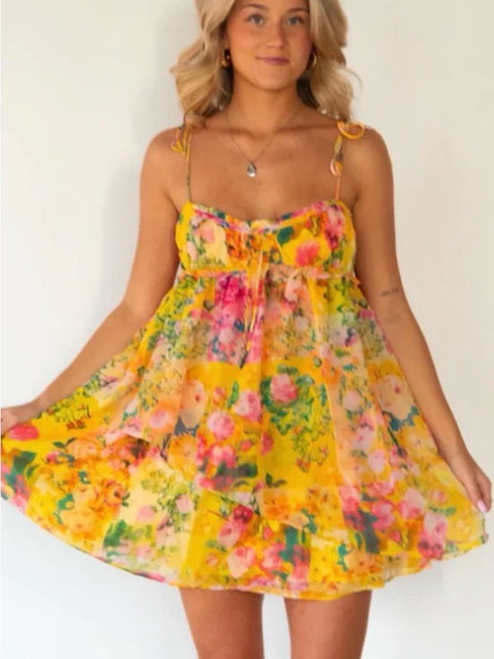 Dresses & Skirts - Madison Floral Mini Dress nwt bust 32.5